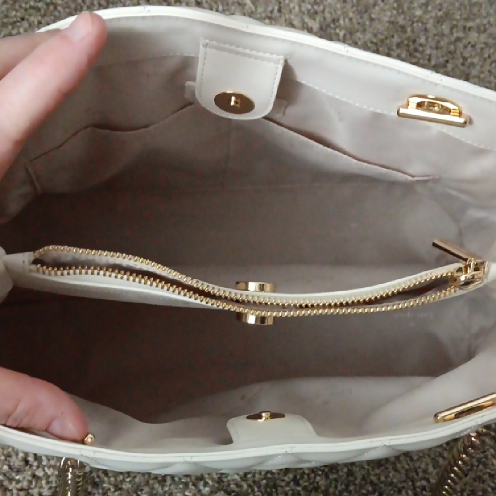 NWT Kate Spade Cream Quilted Shoulder Bag/ w Purse Charm - Picture 10 of 15